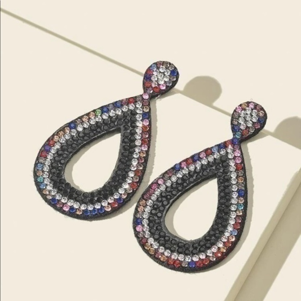 💋 Statement Rhinestone earrings - Picture 2 of 3